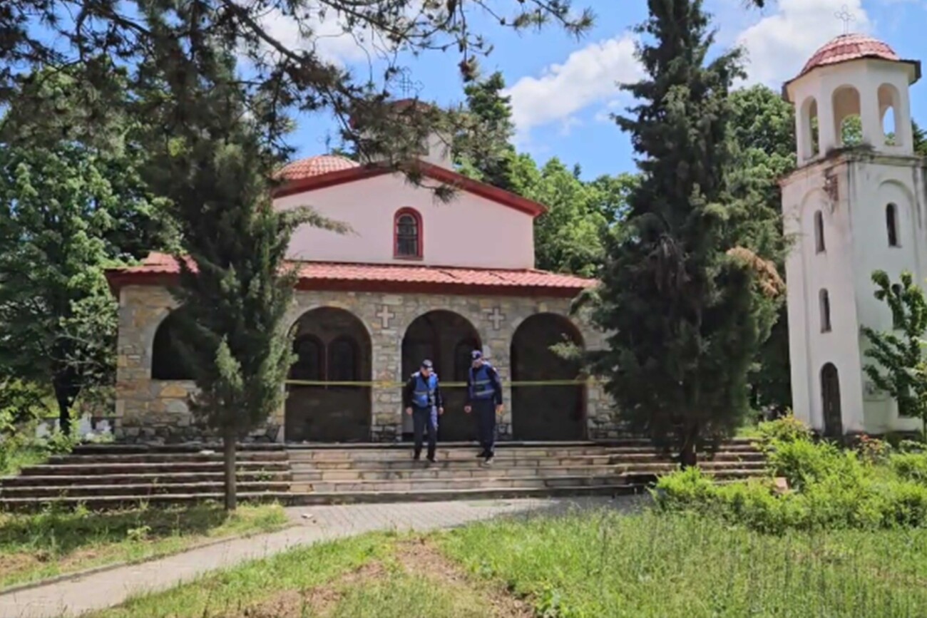 Policia pas ngjarjes në Kishën e Shën Triadhës. Foto: Dhorjela Çule