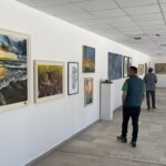Vizitorët në Galerinë “Nikolet Vasia”. Foto: Media Amfora
