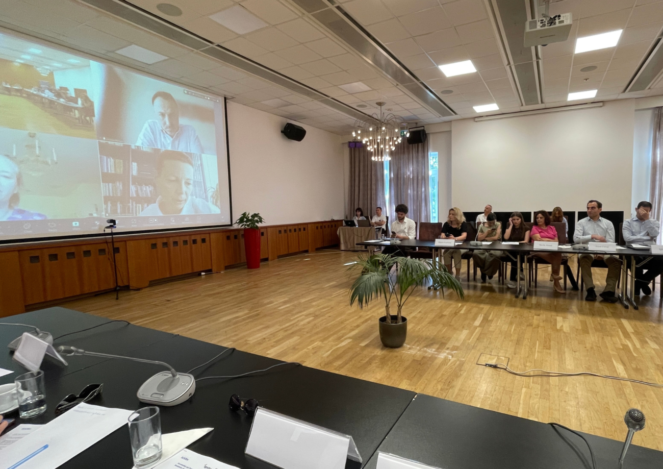 Foto nga paneli i diskutimit/ Media Amfora