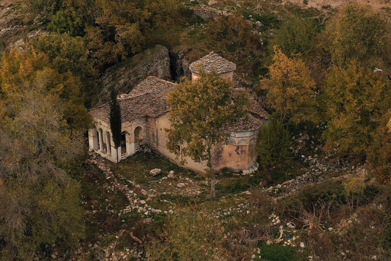 Manastiri Fjeta e Shën Mërisë përpara nisjes së restaurimit. Foto: Media Amfora