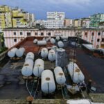 Foto nga depozitat në pallatet e Rrugës Aleksandër Gogoa në Durrës. Foto Media Amfora