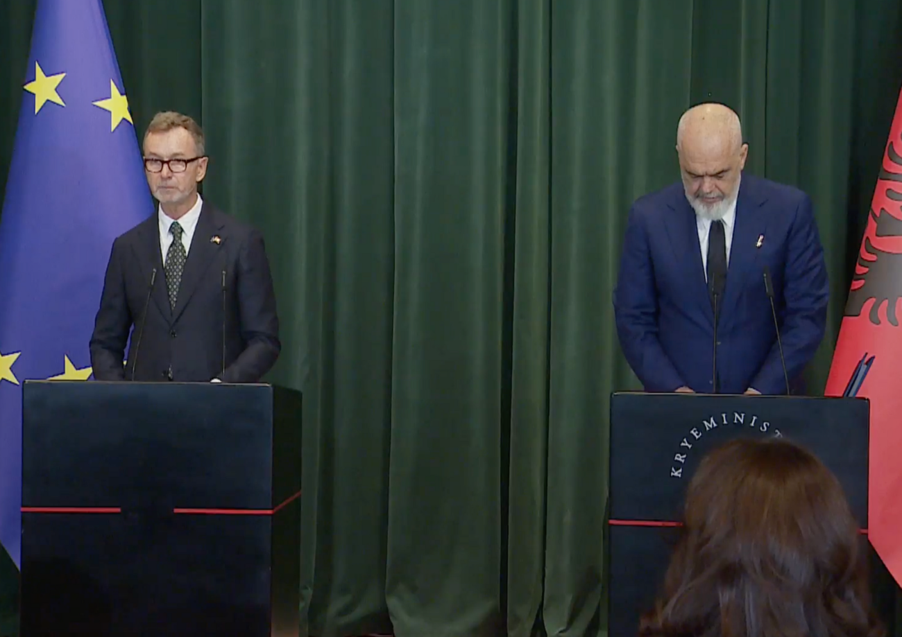 Foto Screenshot nga video e Delegacionit të Bashkimit Evropian në Shqipëri, në Facebook