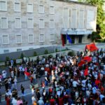 Për të 23-ën ditë radhazi, protestuesit vijojnë të kërkojnë largimin e kryeministrit Edi Rama pas më shumë se 12 viteve në pushtet. Foto: Media Amfora