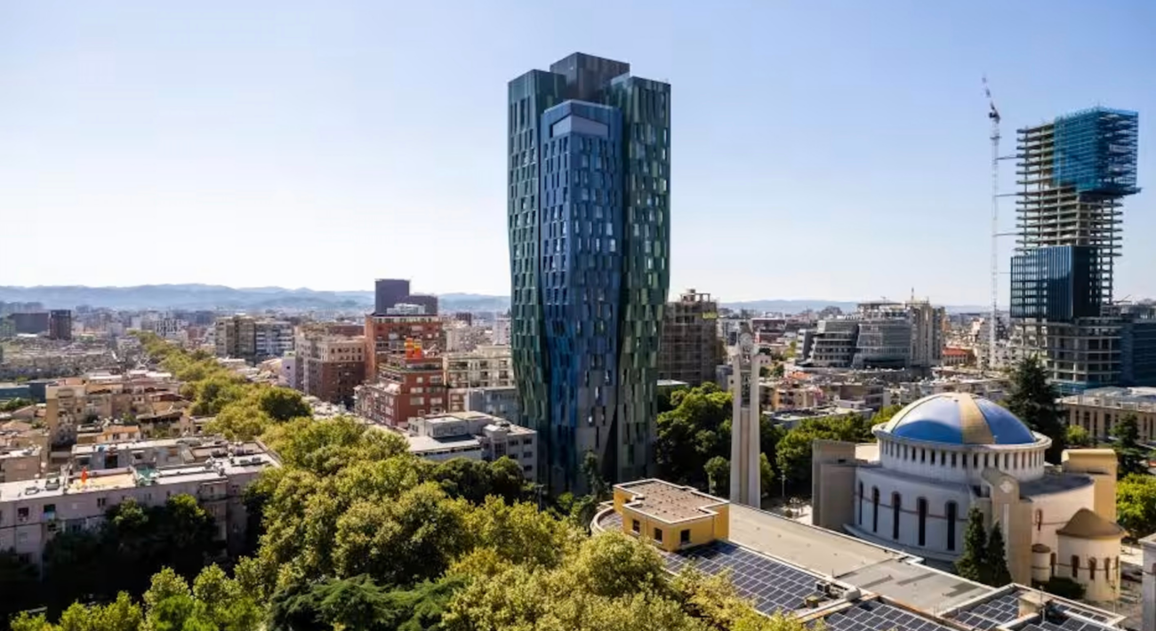 Ndërtesa "ATTI Tower" ku gjendet ambasada e Izraelit në Shqipëri. Foto: Faqja e Ambasadës së Izraelit në Shqipëri