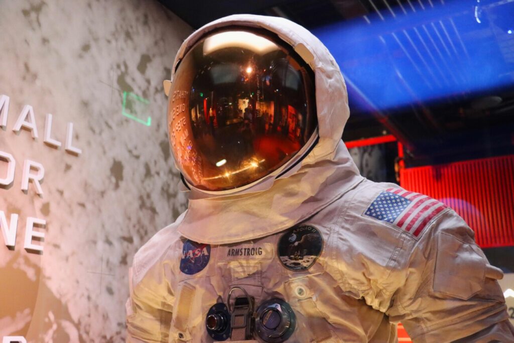 Kostumi hapësinor i astronautit Neil Armstrong. Foto: Media Amfora