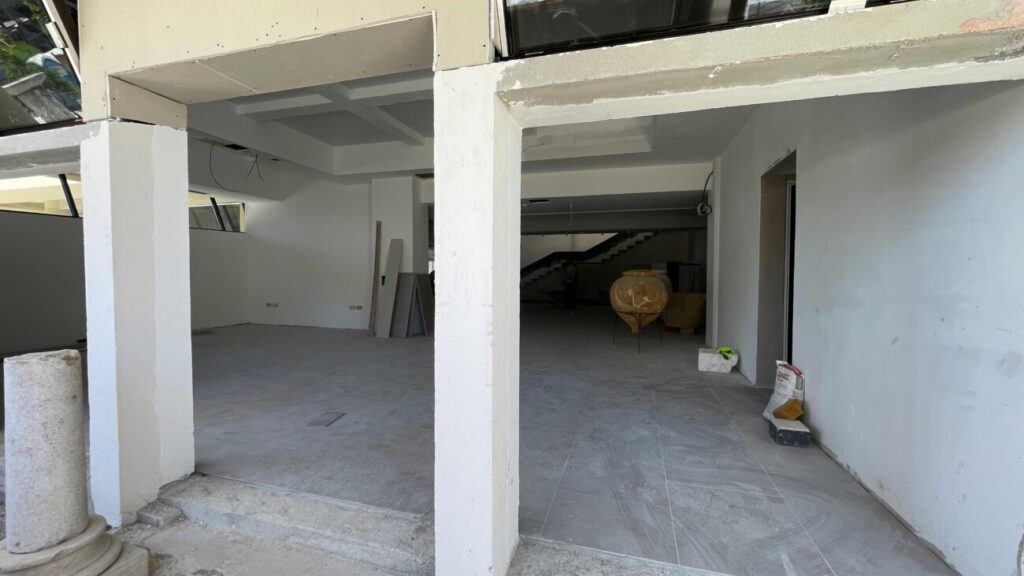 Punimet e restaurimit përfunduan në ndërhyrje rikonstruksioni. Foto: Media Amfora